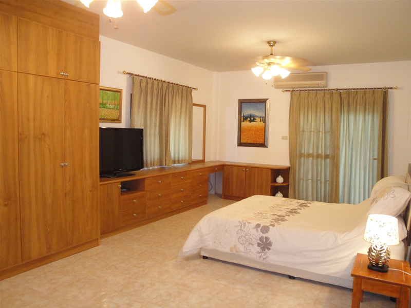 4 bedrooms house for rent in jomtien 