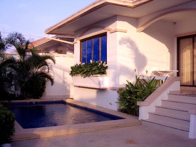 3 bedrooms house for rent in jomtien 