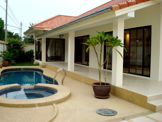 3 bedrooms house for rent in jomtien 