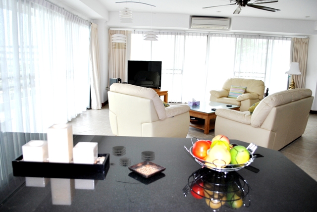 : Studio   in  