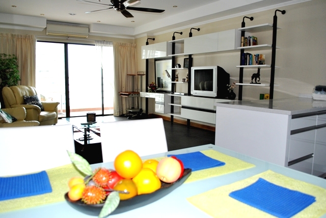 : Studio   in  
