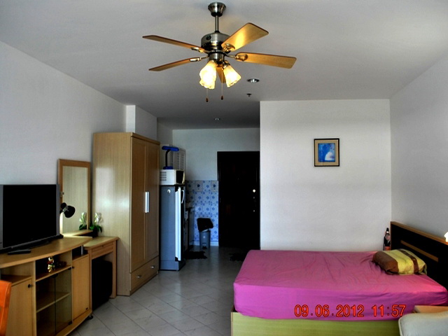 : Studio   in  