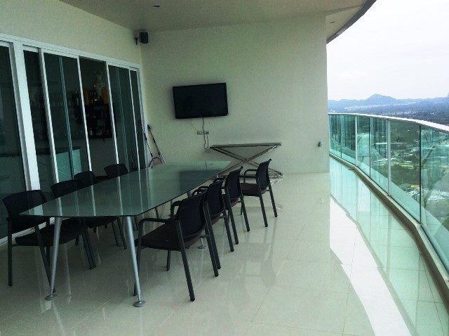 Penthouse : 4 Bedrooms Condo for sale in Na Jomtien ฿125,000,000